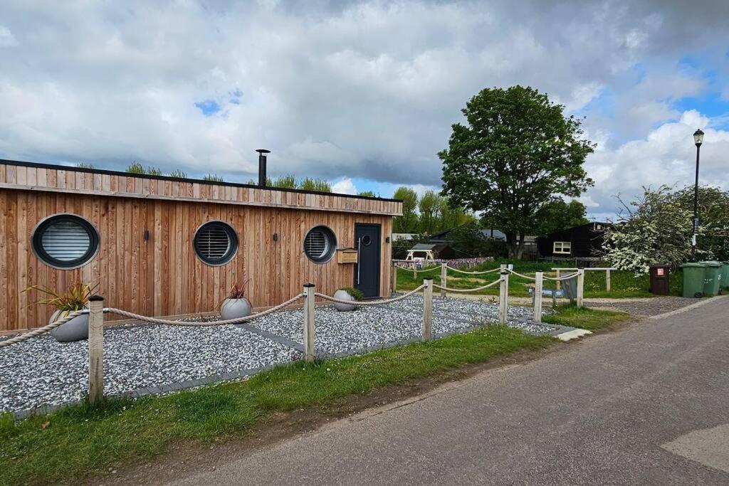 Humberston Boathouse Lodge & Hot Tub - Cleethorpes Beach Cabin Chalet Dış mekan fotoğraf
