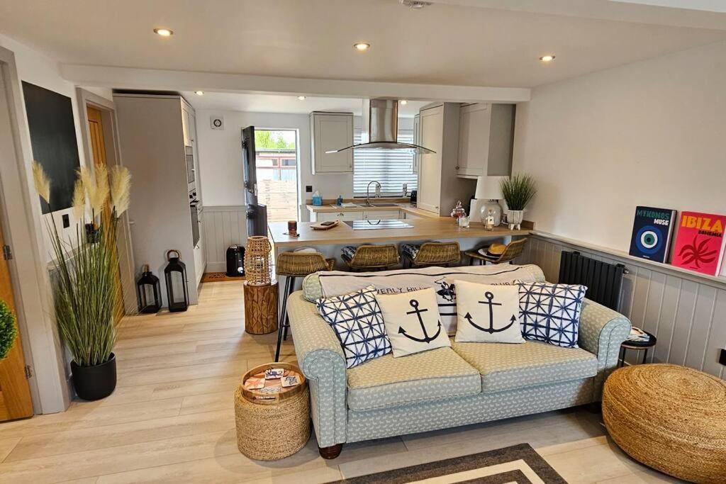 Humberston Boathouse Lodge & Hot Tub - Cleethorpes Beach Cabin Chalet Dış mekan fotoğraf