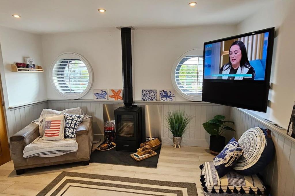 Humberston Boathouse Lodge & Hot Tub - Cleethorpes Beach Cabin Chalet Dış mekan fotoğraf