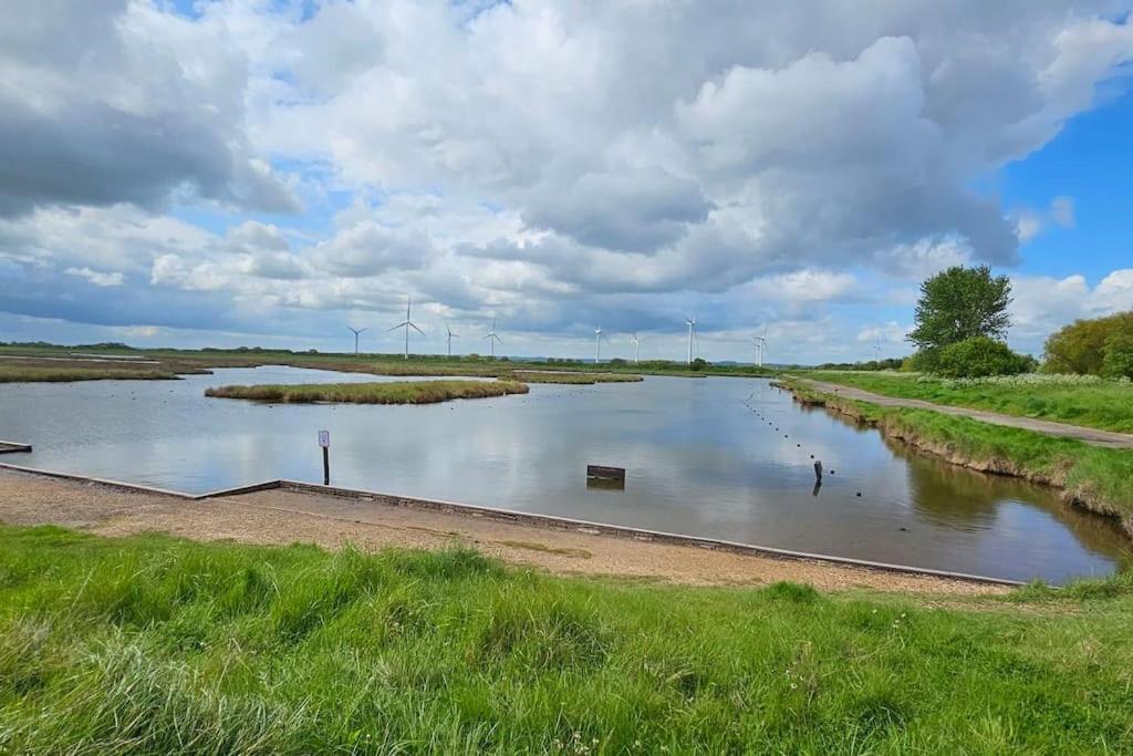 Humberston Boathouse Lodge & Hot Tub - Cleethorpes Beach Cabin Chalet Dış mekan fotoğraf