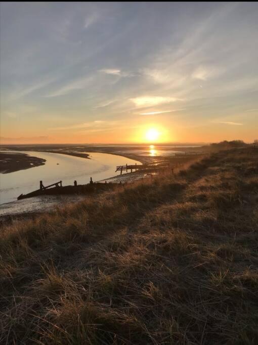 Humberston Boathouse Lodge & Hot Tub - Cleethorpes Beach Cabin Chalet Dış mekan fotoğraf