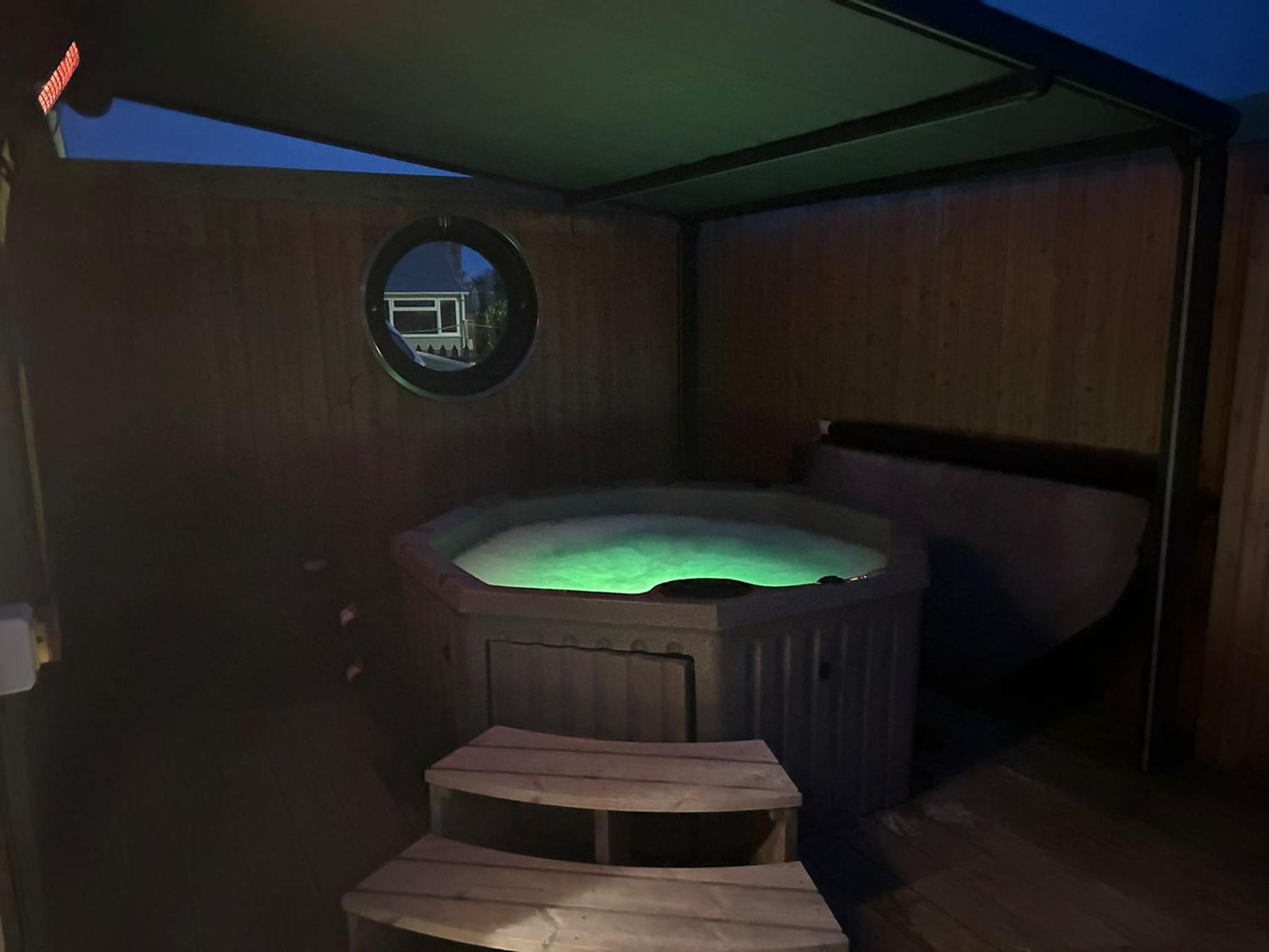 Humberston Boathouse Lodge & Hot Tub - Cleethorpes Beach Cabin Chalet Dış mekan fotoğraf