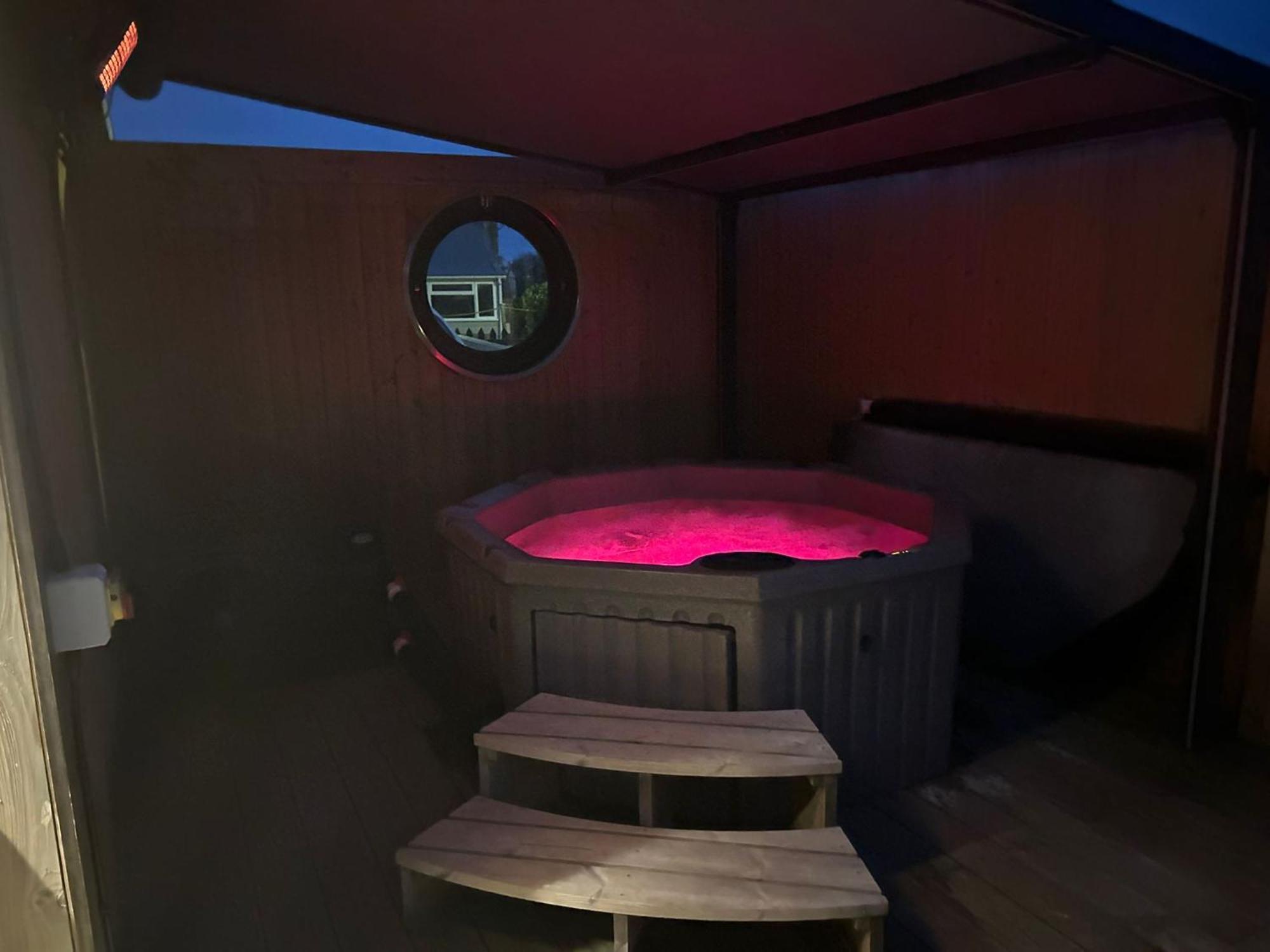 Humberston Boathouse Lodge & Hot Tub - Cleethorpes Beach Cabin Chalet Dış mekan fotoğraf